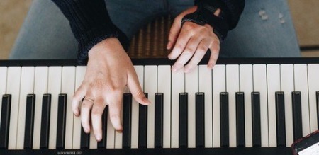 Udemy Modern Gospel Piano Dirty Chords And Chord Expansion Series TUTORiAL